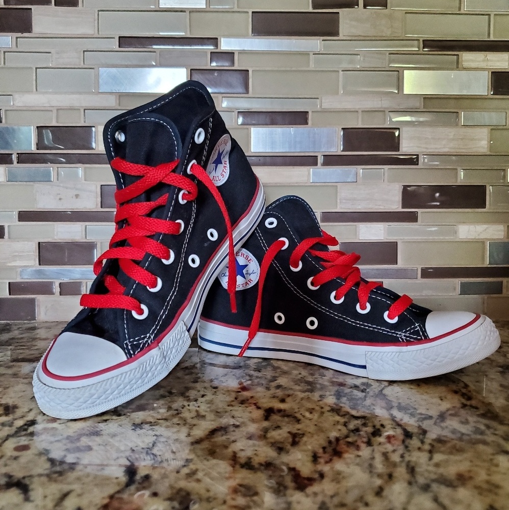 Awesome Black & Red Youth Sz 2 High Top Converse